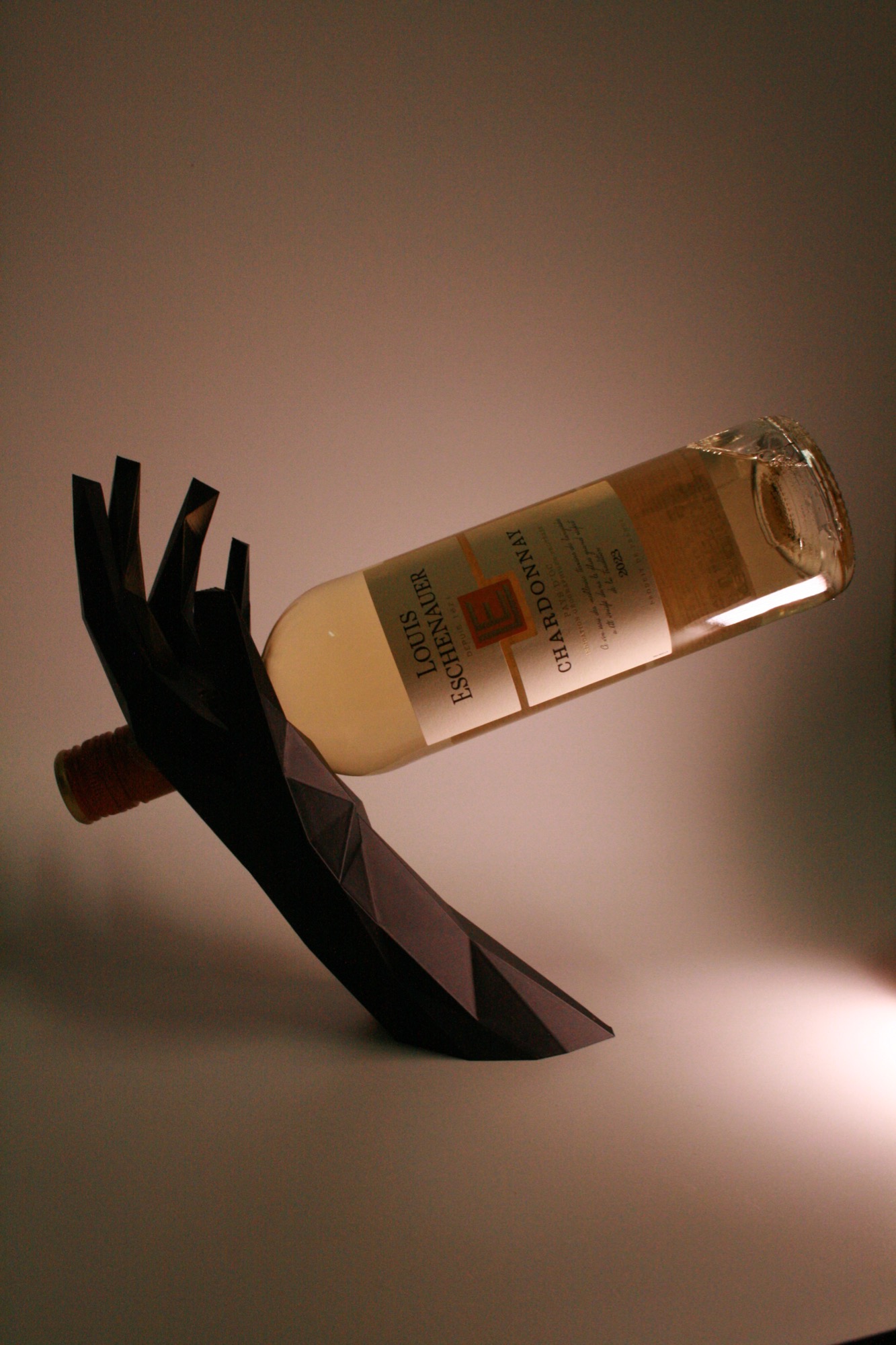 Рука (подставка под вино) 10